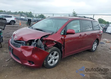 2011 Toyota Sienna Le V6 из США, поврежденный, VIN 5TDKK3DC7BS154679